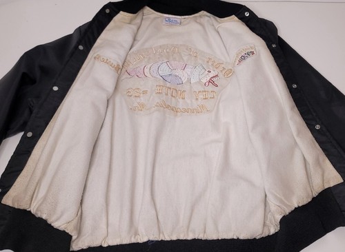 Order of Quetzalcoatl Cey Note #23 Minneapolis MN Giacca Cappotto Raso Nero Uomo XL - Foto 5 di 8
