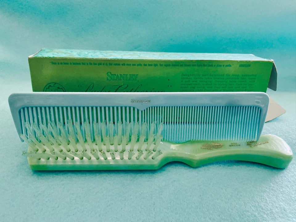NOVO Vintage Stanley LADY CATHERINE #4052 Azul ESCOVA DE CABELO e PENTE Nylon NOS RARO - Imagem 2 de 4