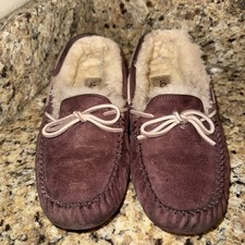 UGG Australia Moccasins Dakota Flores Pink Fushia Sheepskin Slippers Sz 8.5-9