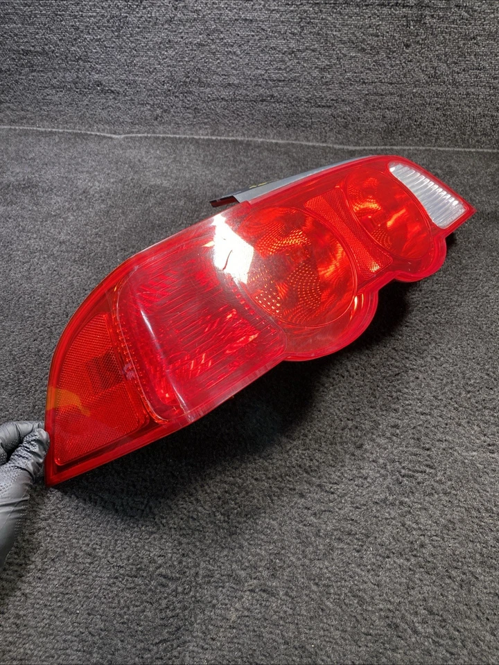 Lámpara de luz trasera izquierda del lado del conductor Acura RSX DC5 2002-2004 OEM 220-22388 Foto 4 de 4