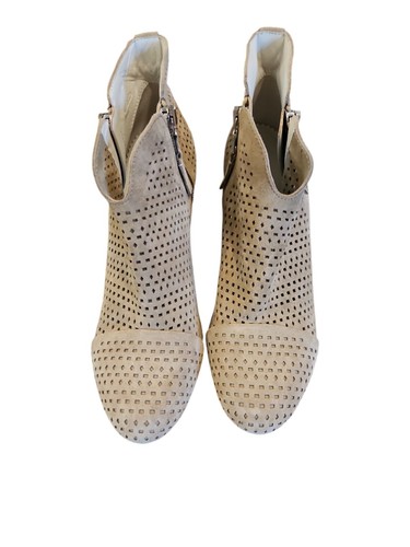 Rag and Bone SZ 38/8 Margot Suede Light Tan Perforated 3.5" Heeled Ankle Booties - Picture 3 of 9