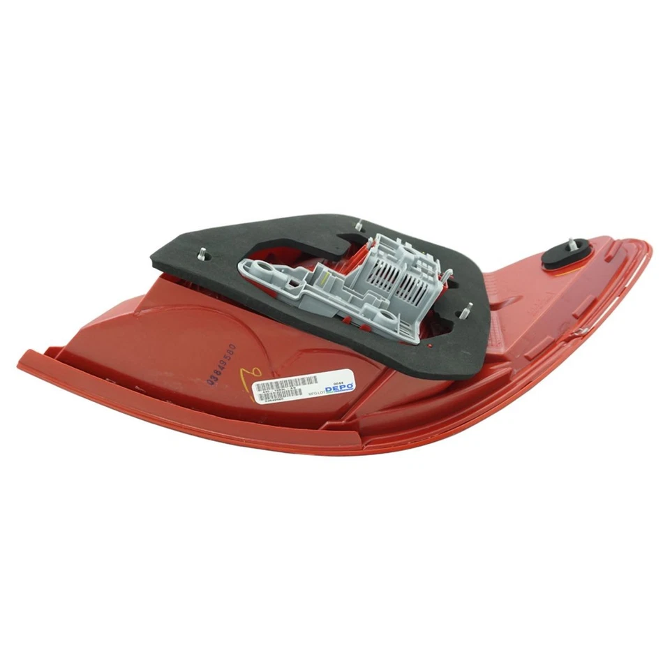 Conjunto de luz trasera izquierda compatible con 12-15 C250 12-14 C300 C350 C63 AMG Foto 3 de 4