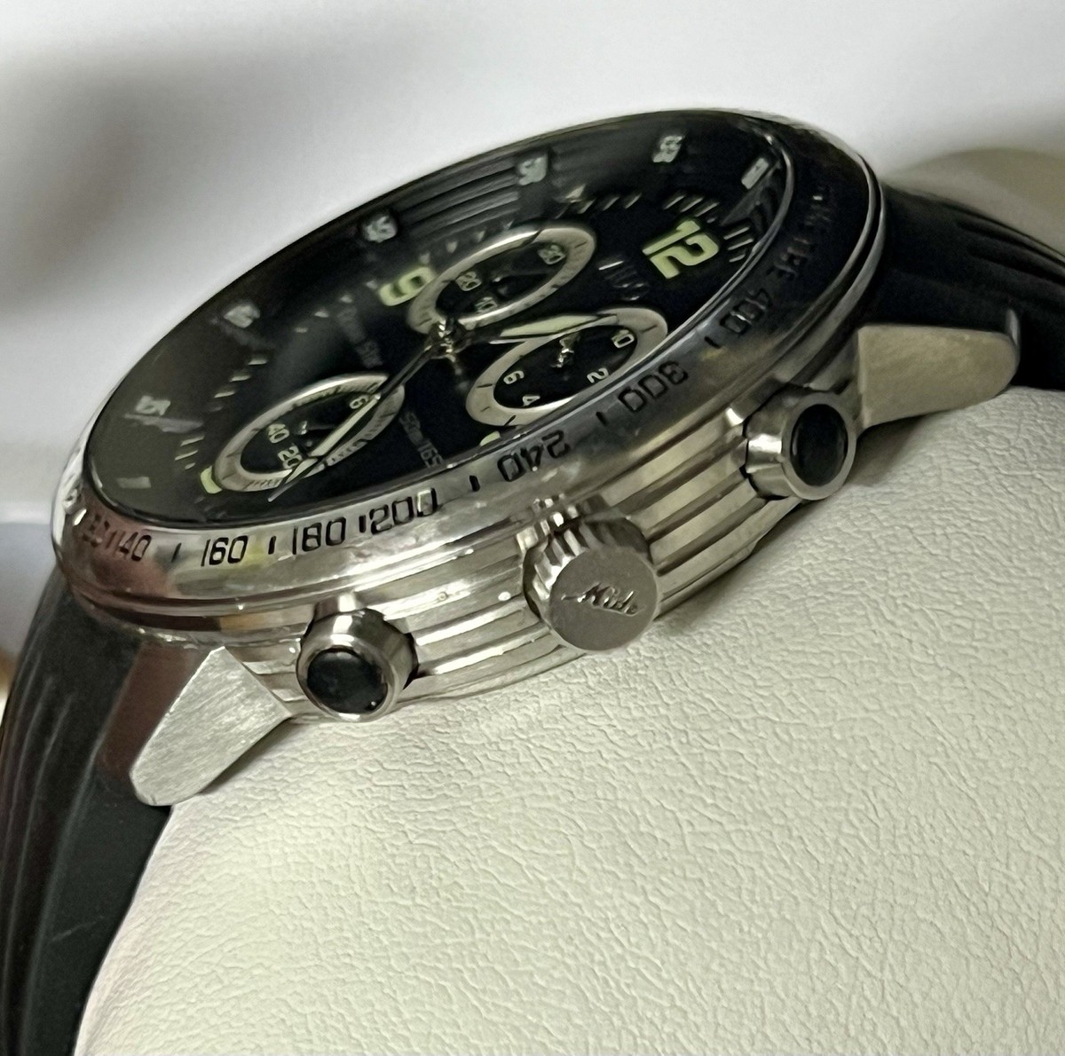 Mido 4735 Ocean Star Chronograph Watch 40mm Quartz Movement  View 4