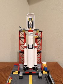 LEGO City Space Centre (3368) 100% Complete All Minifigs and Instructions