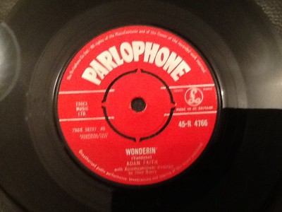 ADAM FAITH . WONDERIN / EASY GOING ME .  1961 Classic Hit