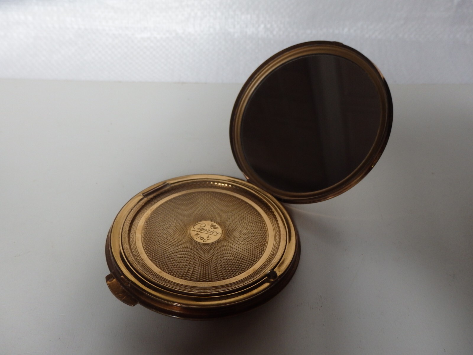 Ancien Poudrier Caprice Vintage - Doré, Miroir De Maquillage - Neuf Avec Défauts Possibles
