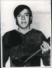 1977 Michael Cooper University Fo Wisconsin Shooting Team 8X11 Vintage Photo