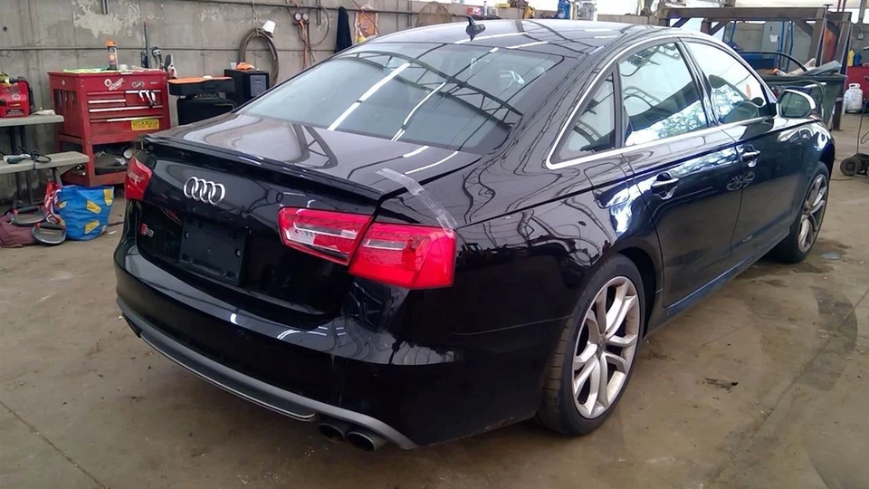 (LOCAL PICKUP ONLY) Rear Bumper With S Line Appearance Option Fits 12-15 AUDI A6 Foto 4 de 4