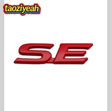 1x Rojo 'SE' Adhesivo Trasero Maletero Emblema Insignia Metal Para Sienna Camry 4Runner