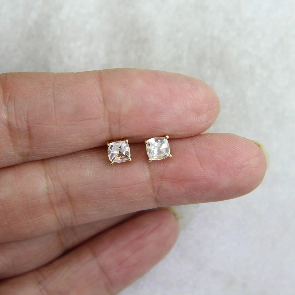 Серьги-гвоздики из золота 9 карат с морганитом - Изображение 4 из 4