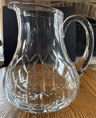 BEAUTIFUL  BLOCK 9  CRYSTAL PITCHER /CARAFE WITH HANDLE. 80 OZ  FLUID CAPACITY.