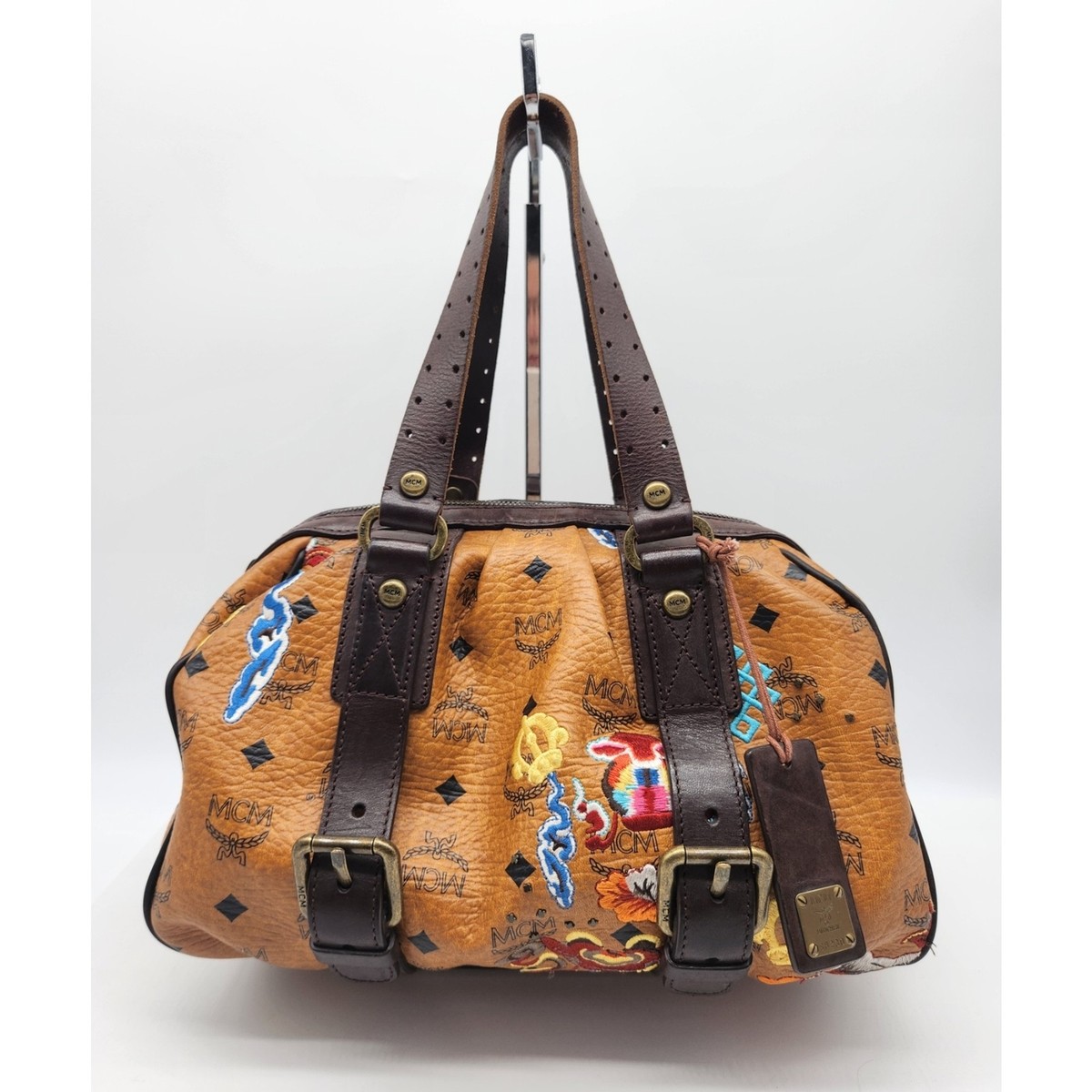 Mcm limited addition Readystock ✨ MCM Limited Edition Cogna Visetos & Rombi Lion  main image 3