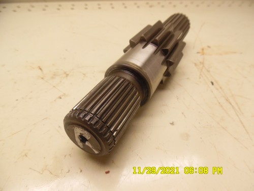 KUBOTA B8200E RIGHT HAND REAR DIFFERENTIAL GEAR SHAFT 67111-16922 - Picture 3 of 4