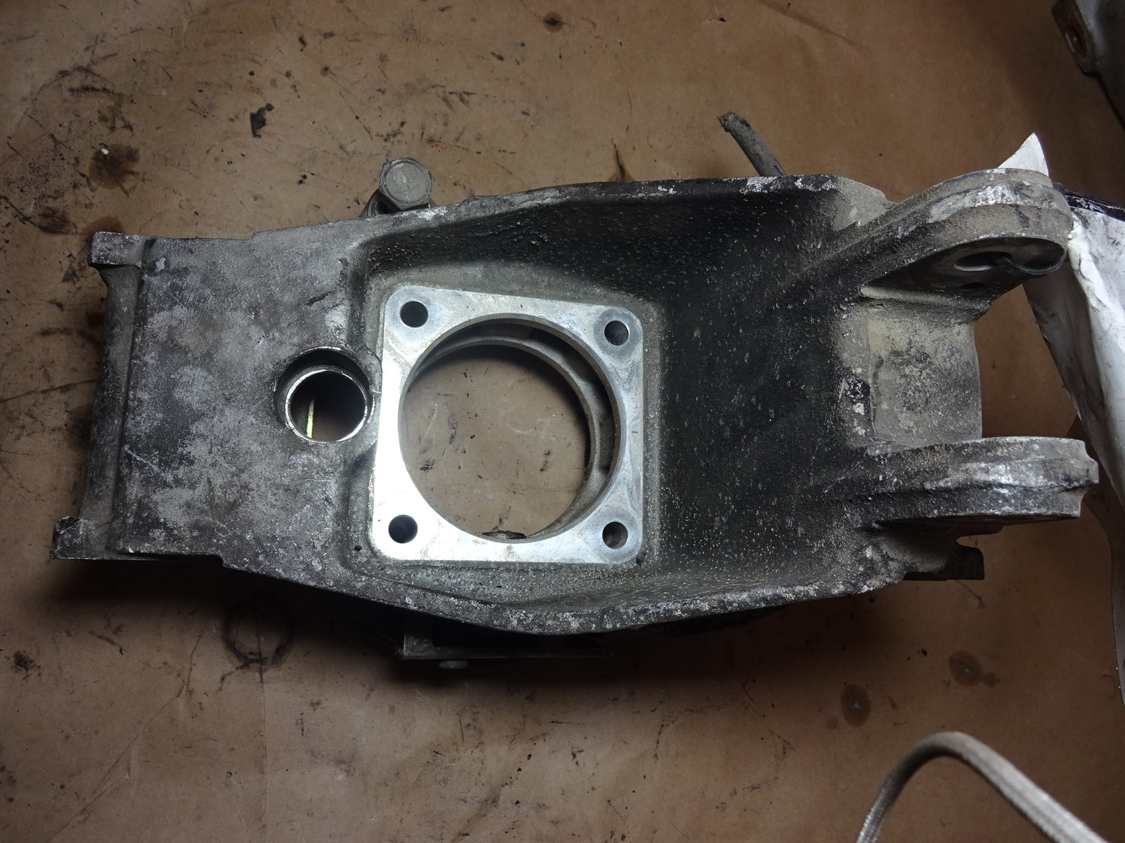 Ferrari 355 - LH Left Rear Hub Spindle / Steering Knuckle Holder # 162939