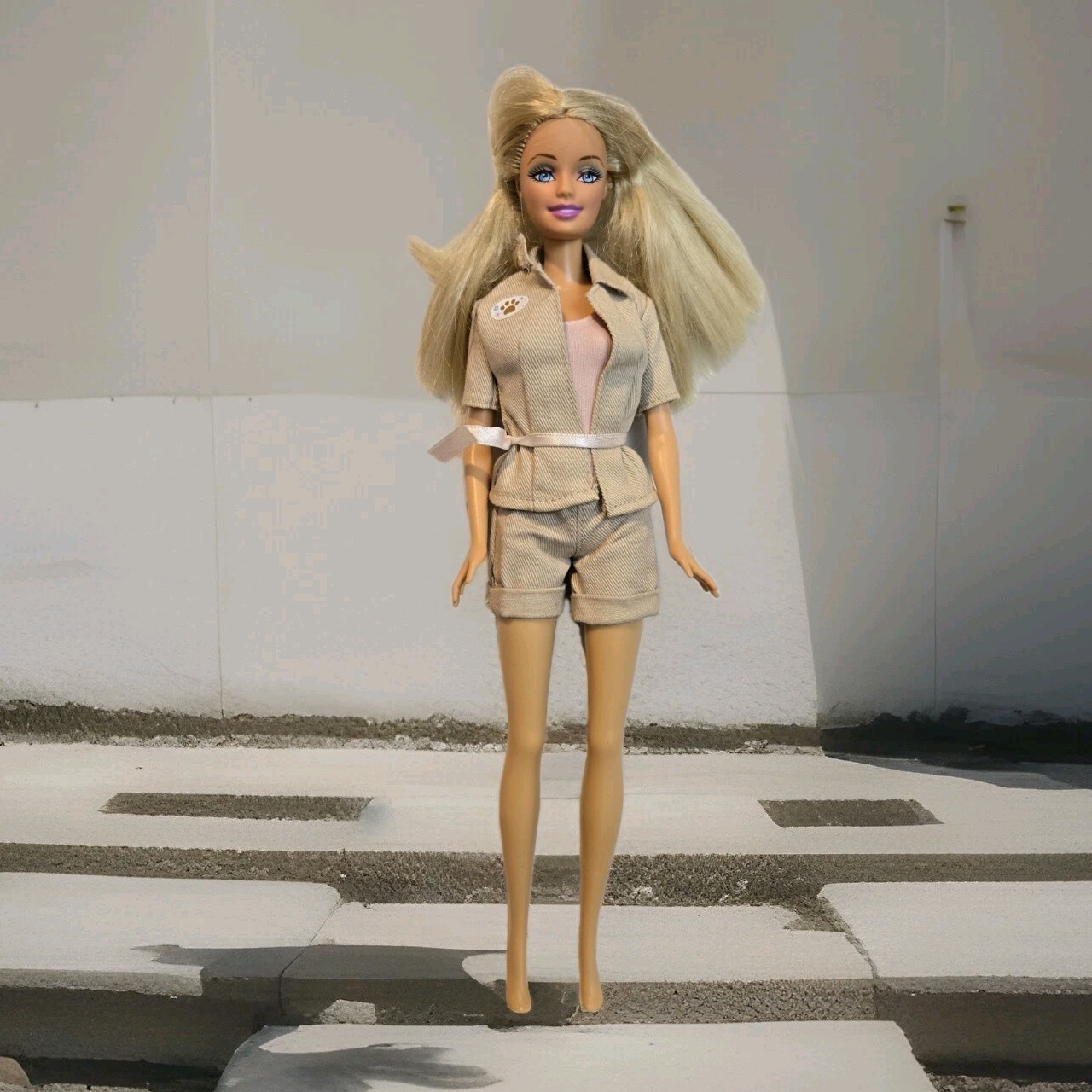 2006 Mattel Barbie Doll ZOO DOCTOR & NURSERY Play All Day EU