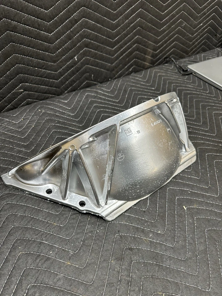 4L80E Dust Cover GMC Chevrolet 2000-2009 15765623 OEM USED - Image 3 of 4