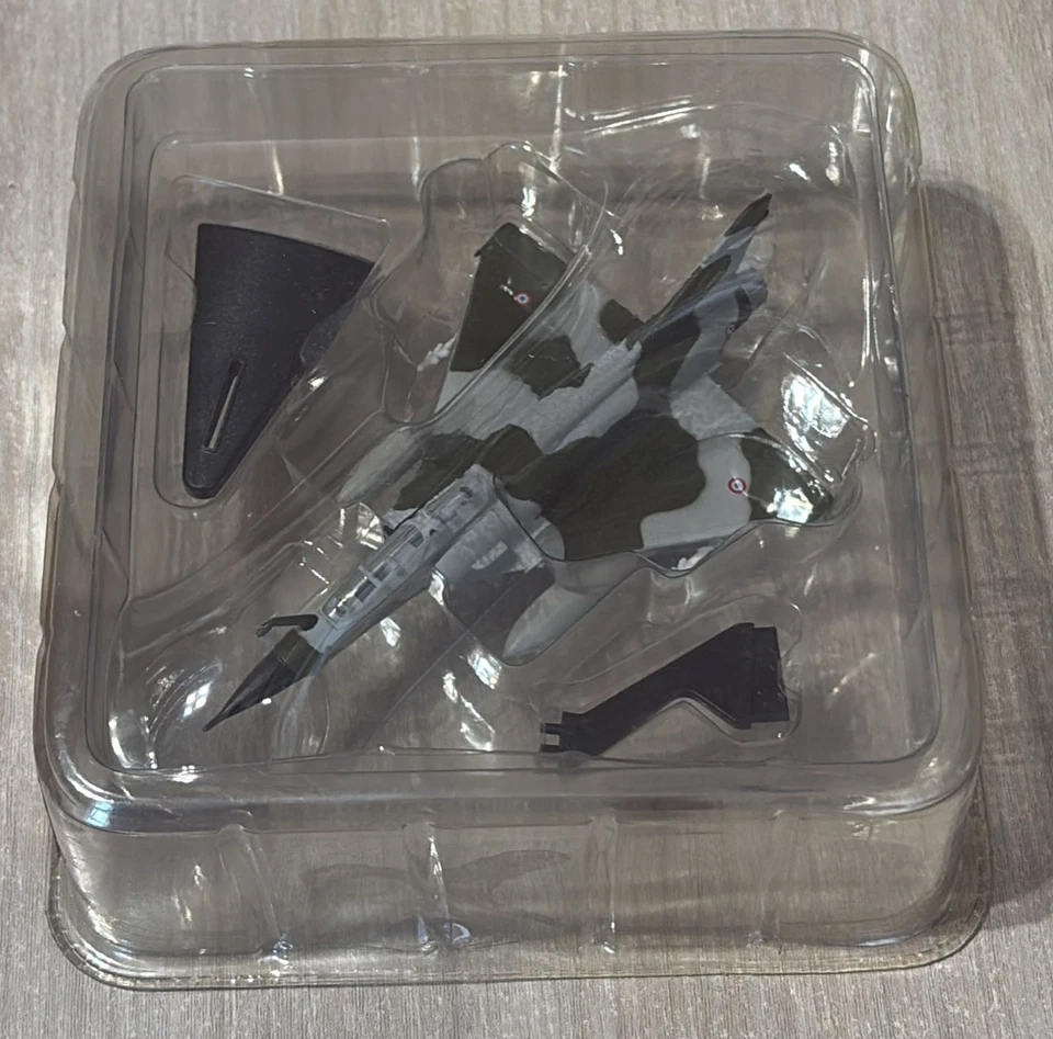 MIRAGE 2000 AEREO MODELLINO NEW IN BOX CON STAND SCALA 1:120 - Immagine 2 di 3