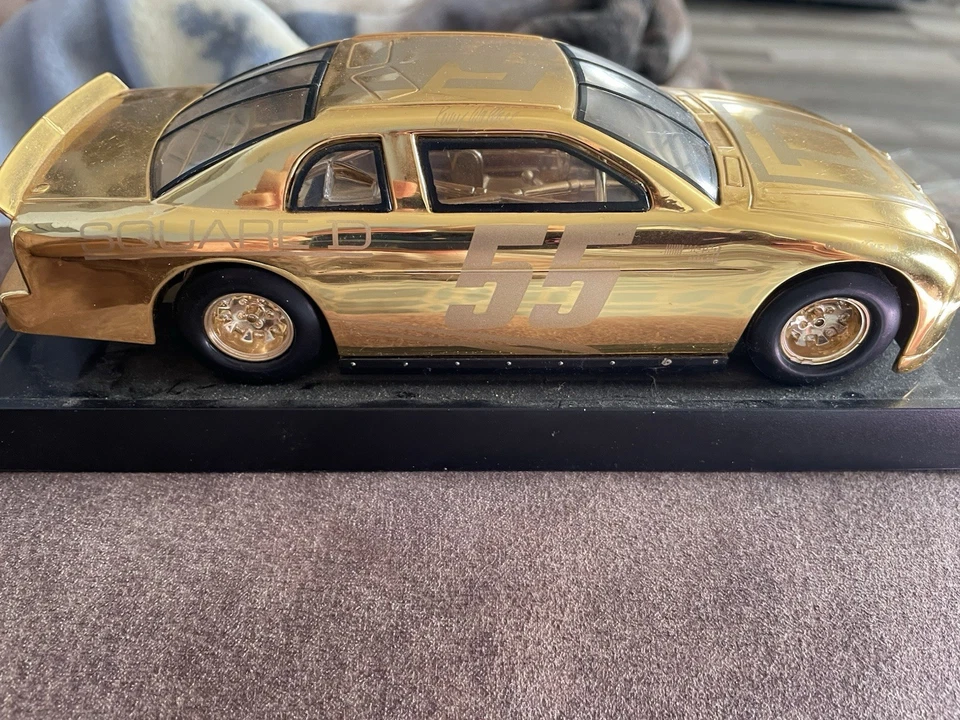 Коллекционный литой гоночный автомобиль NASCAR Кенни Уоллеса  - Изображение 3 из 4