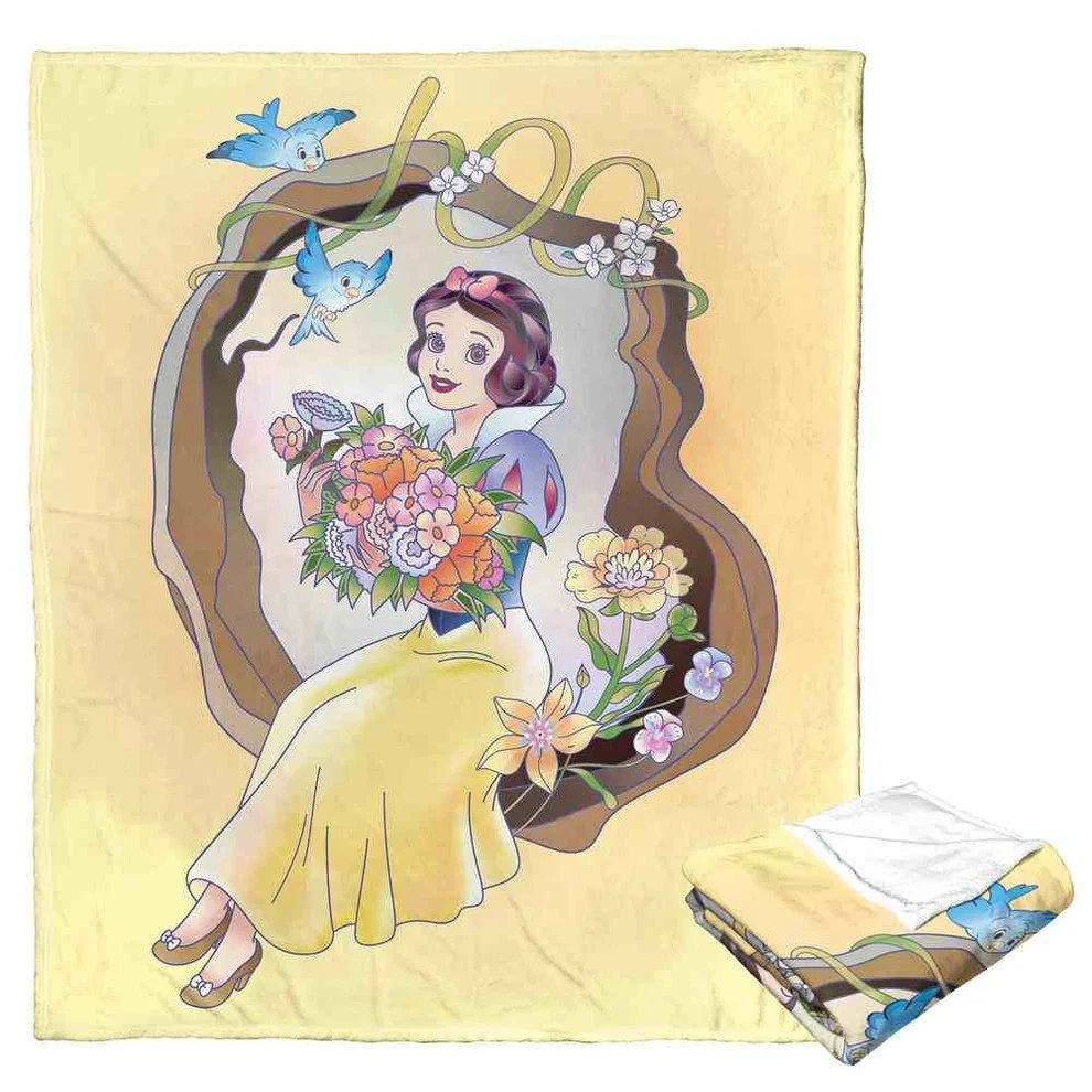 Disney D100 Celebration Snow White Cozy Fleece Blanket