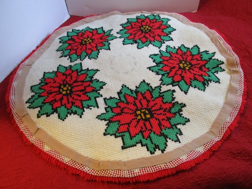 Finished Bucilla Latch Hook Hooked Tree Skirt Rug Poinsettia Christmas 39"W 1970 - Picture 3 of 12
