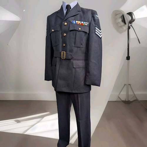 108cm Ch / 92cm W / 82cm L RAF Regiment No1 Uniform Sergeant Jacket & Trousers - 第 1/22 張圖片