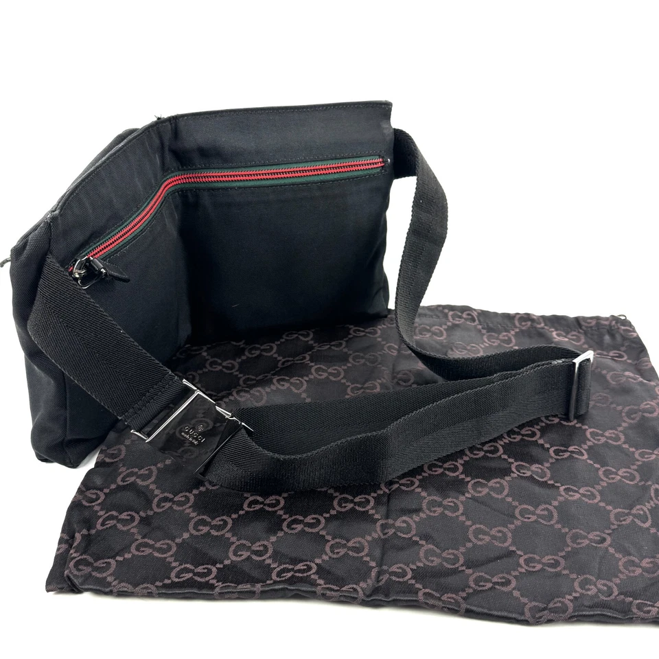 Auténtico Riñonero Gucci Línea Jerez Bandolera Nylon Negro Foto 2 de 4