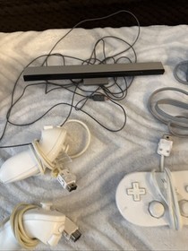 Wii Bundle w NIB Fit Board  Cords Controlle & Sensor Bar + 5 Games Lot TESTED