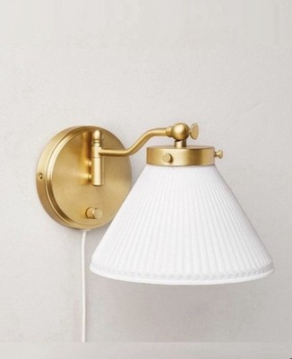 Reeded Milk Glass Wall Sconce Brass Finish Modern Farmhouse Light Fixture NITB