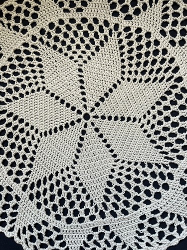 crochet doilies - Picture 2 of 6