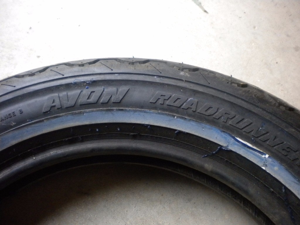 NOS New Vintage Motorcycle Tire Avon Roadrunner Universal NWS MT90H16
