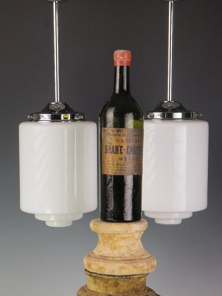 Luces colgantes opalinas Art Deco - Par de accesorios de techo de vidrio blanco Foto 3 de 4