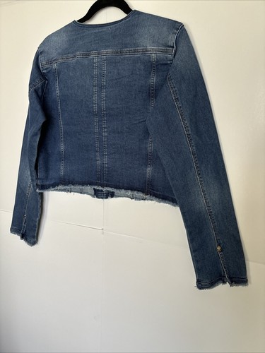 Guess Woman Eco Terrie Blue Denim Jacket Crop Chain Details Raw Trim Size L NWT - Picture 10 of 15