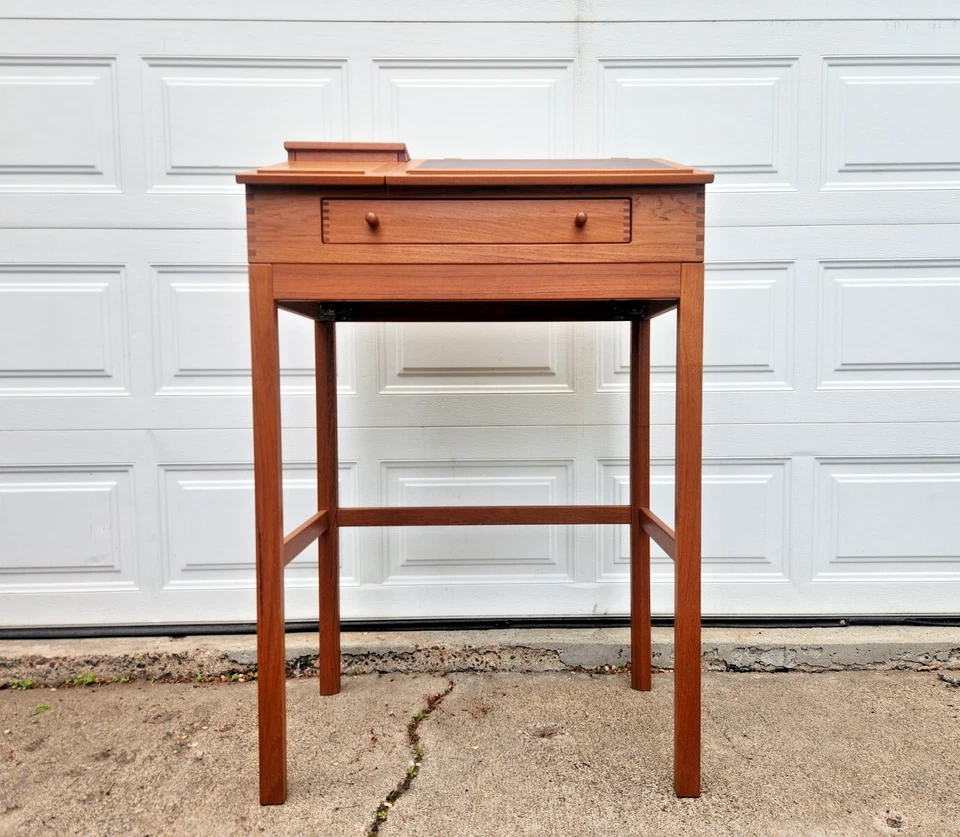 Escritorio de pie moderno de madera de cerezo Andreas Hansen Mid Century Foto 2 de 4