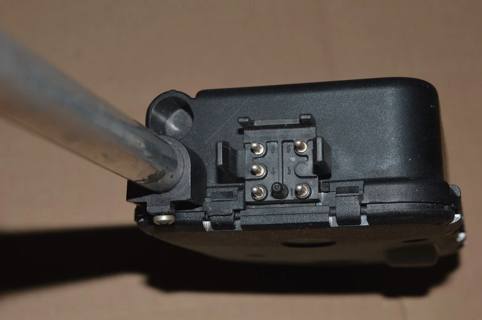 ANTENA DE ALIMENTACIÓN HIRSCHMANN REMANUFACTURADA MERCEDES W126 560SEL OEM 1268200375 #12 Foto 3 de 4