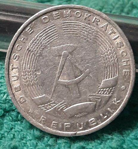 1968 East Germany 5 Pfennig ,GDR,DDR, Heavily Circulated With Oxidation - Picture 2 of 15
