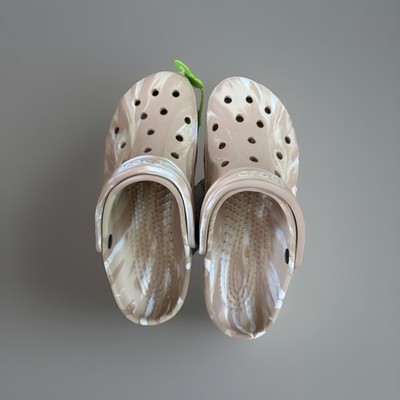 NEW   Crocs Baya Marble Chai M9/W11