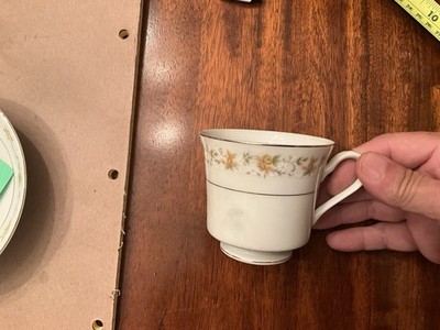 Delux Primrose Tea Cup