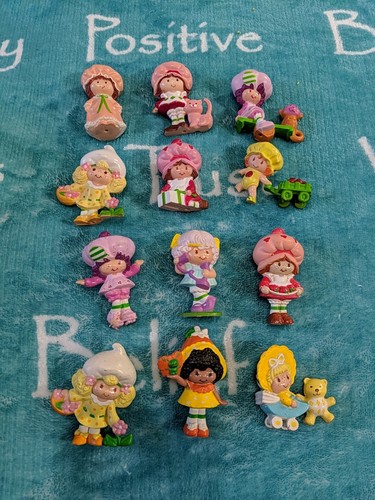 Vintage Strawberry Shortcake figurines - LOT of 12 figures 1980’s