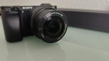 Sony Alpha 6000 Digitalkamera mit E PZ 16-50mm F3,5-5,6 OSS Objektiv - Schwarz