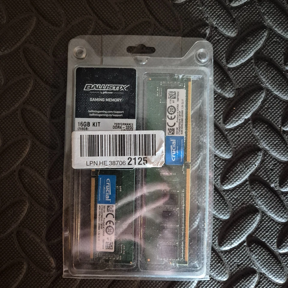 Ballistix 16GB (2x8GB) DDR4-3200 Performance Gaming Memory UDIMM - Image 4 of 4