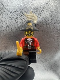 LEGO VINTAGE Pirates Bulk Lot &ndash; (15+) w/weapons 