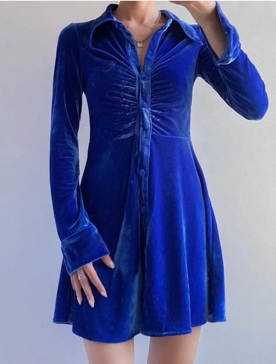 Urban Outfitters Mujer Nellie Terciopelo Acanalado Botón Camisa Vestido Azul, M, ¡Nuevo! Foto 2 de 4