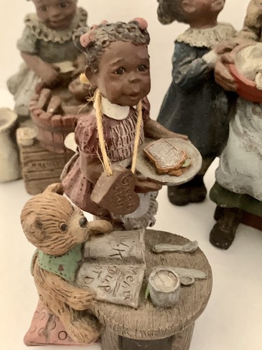 Vintage Sarah's Attic Black Heritage Collection Figurines Set Of 7 - Picture 6 of 15