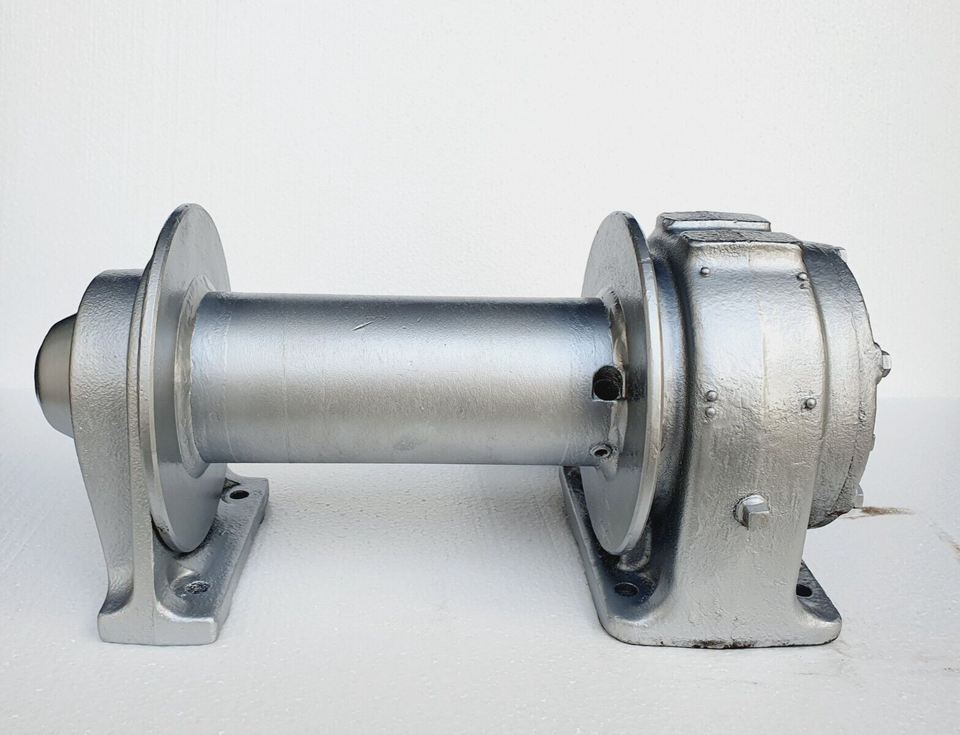 BLOOM 10L820GALV Hydraulic Winch, Worm Gear Pulling Winch Made in