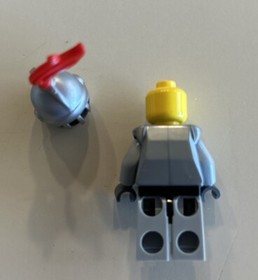 Lego Castle Kingdoms Lion Knight Minifigure 10223 Breastplate & Plume - Cas499