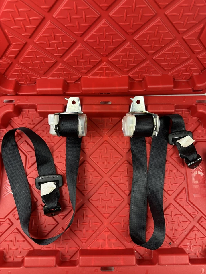 Mitsubishi Outlander Sport 2013 LH RH cinturón de seguridad trasero retractor 2ND segunda fila Foto 3 de 4