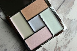 sleek distorted dreams highlighting palette
