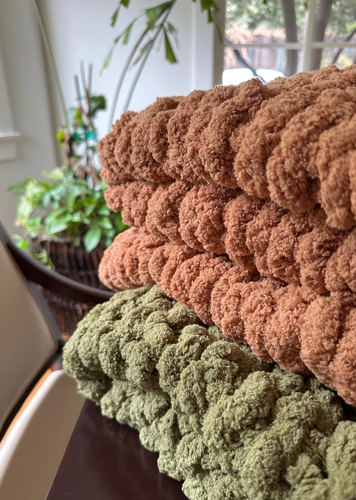 Soft and Luxurious Green Chenille Throw,50''x 60'', Chunky Handmade Knit Blanket - Picture 5 of 7
