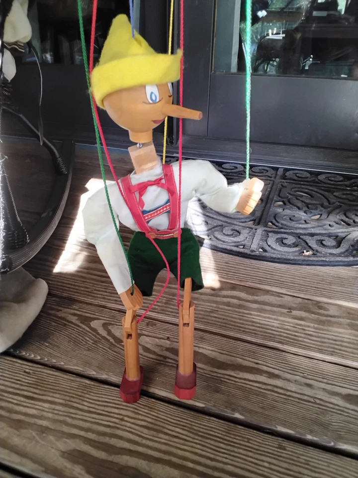 Marioneta pinnoquio tallada en madera vintage de 2 pies Foto 3 de 4