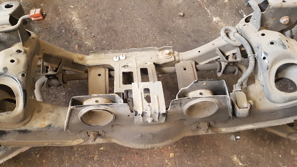 VOLVO V40 T3 CROSS COUNTRY EDITION E6 4 DOHC AXLE (REAR) 2015-2019 - Image 4 of 4